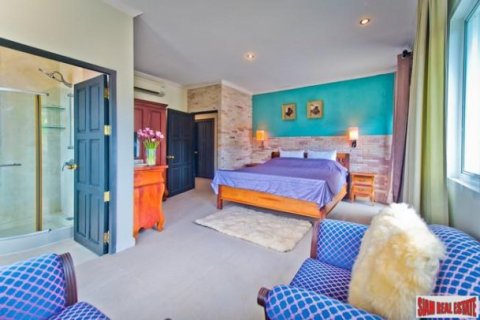 6 bedrooms Villa in Chonburi, Thailand No. 97045 10