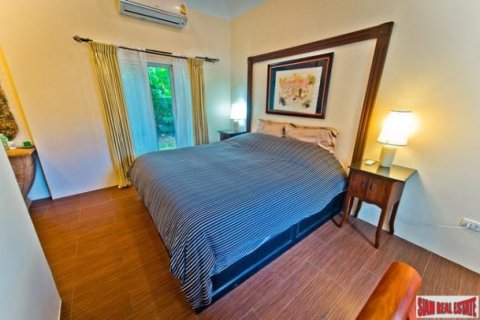 6 bedrooms Villa in Chonburi, Thailand No. 97045 8
