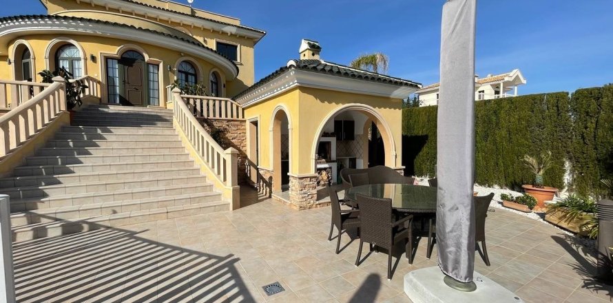 4 bedrooms Apartment in Ciudad Quesada, Spain No. 116533