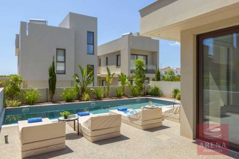 3 bedrooms Villa in Paralimni, Cyprus No. 75132 6