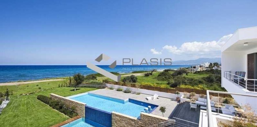 4 bedrooms Villa in Polis, Cyprus No. 101548