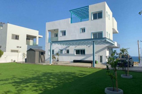 4 bedrooms House in Kofinou, Cyprus No. 31809 3
