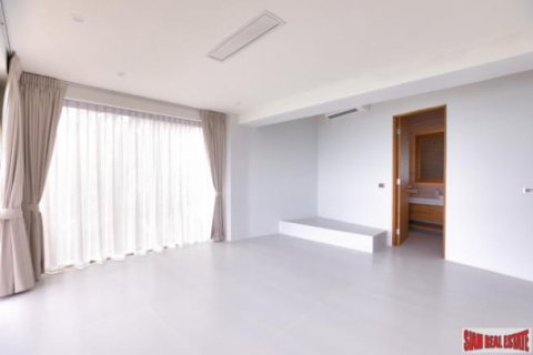 5 bedrooms Villa on the Chaweng Beach, Thailand No. 96289 25