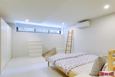 5 bedrooms Villa on the Chaweng Beach, Thailand No. 96289 24