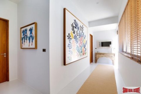 5 bedrooms Villa on the Chaweng Beach, Thailand No. 96289 18