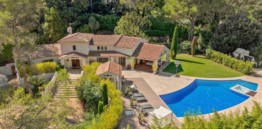 7 bedrooms Villa in Mougins, France No. 68901