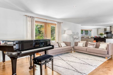 7 bedrooms Villa in Mougins, France No. 68901 6