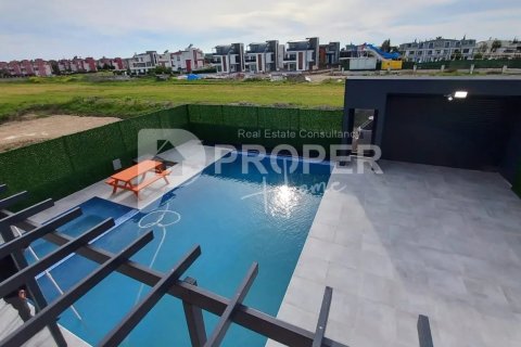 5 rooms Villa in Tan Xuan, Vietnam No. 13172 11