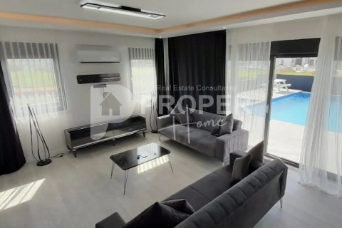 5 rooms Villa in Tan Xuan, Vietnam No. 13172 2
