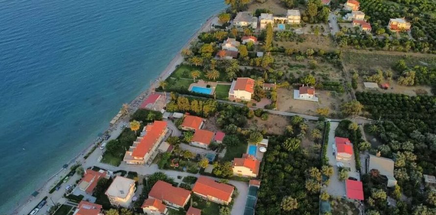 Studio House in Aigio, Greece No. 54350