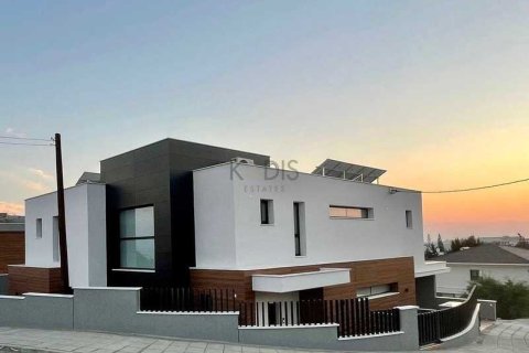 5 bedrooms Villa in Germasogeia, Cyprus No. 76793 1