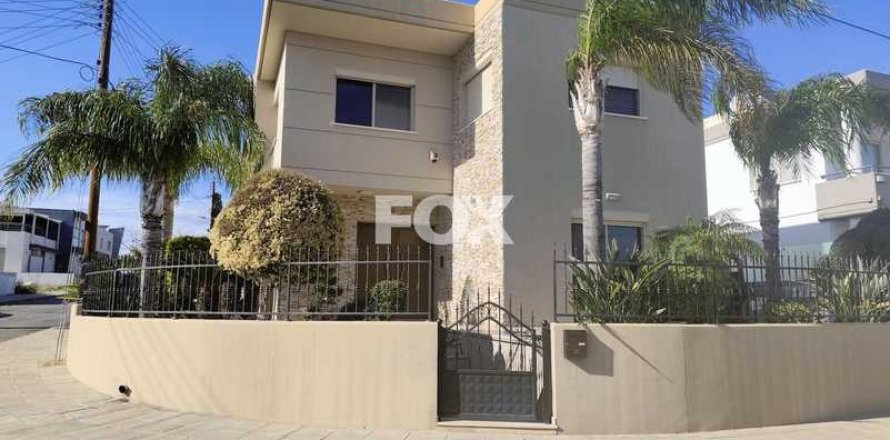 4 bedrooms House in Kato Polemidia, Cyprus No. 71645