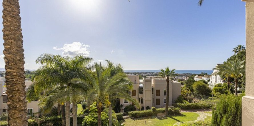 2 bedrooms Apartment in Estepona, Spain No. 92309