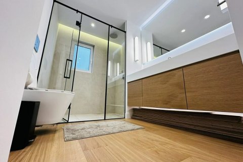 2 bedrooms Apartment in Voula, Greece No. 108360 9