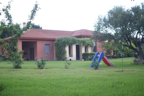 4 bedrooms House in Kamena Vourla, Greece No. 107522 2