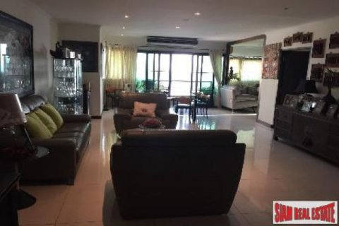 3 bedrooms Apartment in Bangkok, Thailand No. 95809 11