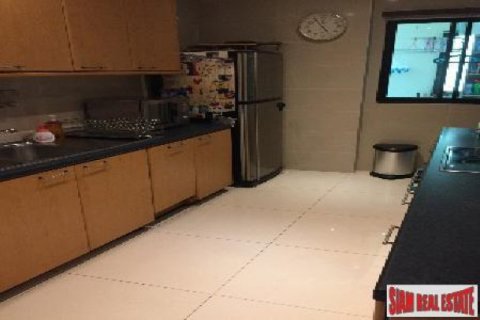 3 bedrooms Apartment in Bangkok, Thailand No. 95809 15