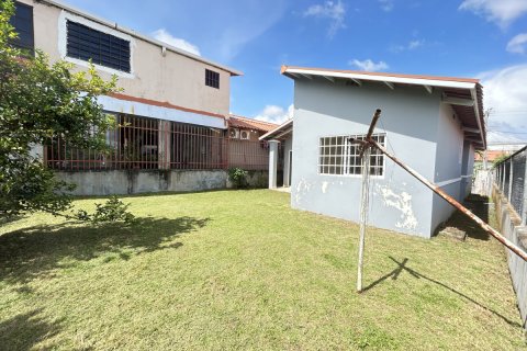 3 bedrooms House in Barrio Colon, Panama No. 117731 12