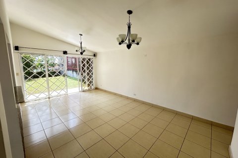 3 bedrooms House in Barrio Colon, Panama No. 117731 14