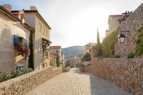 3 bedrooms Apartment in Tivat, Montenegro No. 83682 19