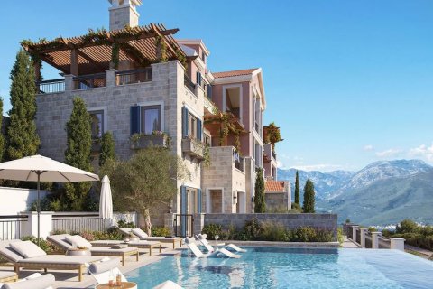 3 bedrooms Apartment in Tivat, Montenegro No. 83682 1