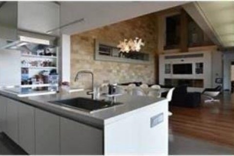 5 bedrooms Villa in Limassol, Cyprus No. 37583 11