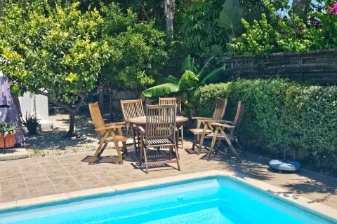 Вилла с 3 спальнями в Эрими, Кипр №101363 3