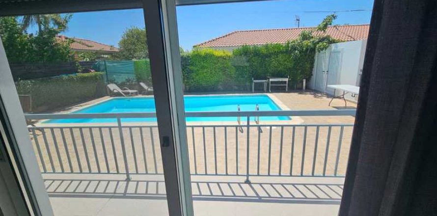 Вилла с 3 спальнями в Эрими, Кипр №101363