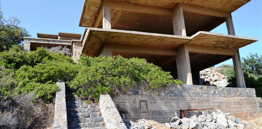 Studio House in Agios Nikolaos, Greece No. 58482