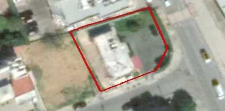 Commercial property in Mesa Geitonia, Cyprus No. 35703