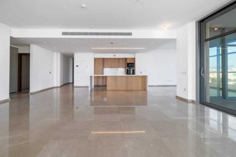 4 bedrooms Apartment in Limassol, Cyprus No. 43546 8