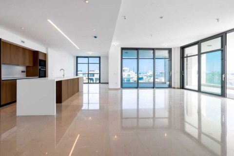 4 bedrooms Apartment in Limassol, Cyprus No. 43546 7