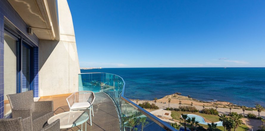 2 bedrooms Apartment in Punta Prima, Spain No. 121634