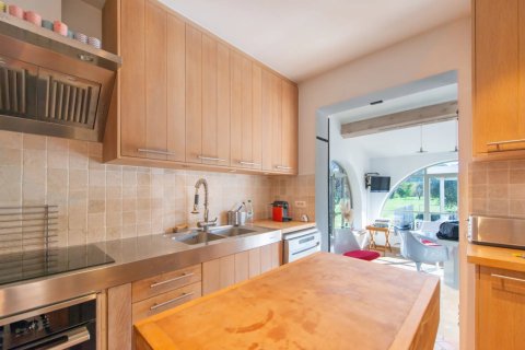 Вилла с 6 спальнями в Коголен, Франция №79617 4