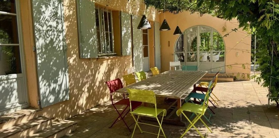 Вилла с 6 спальнями в Коголен, Франция №79617