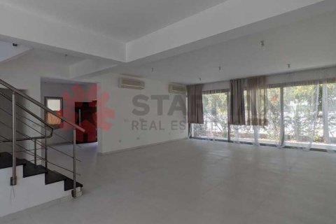 Дом с 5 спальнями в Агландзия, Кипр №82430 9