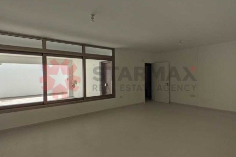 Дом с 5 спальнями в Агландзия, Кипр №82430 11