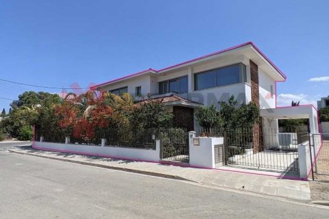 Дом с 5 спальнями в Агландзия, Кипр №82430 7