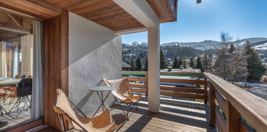 7 bedrooms House in Megeve, France No. 99391