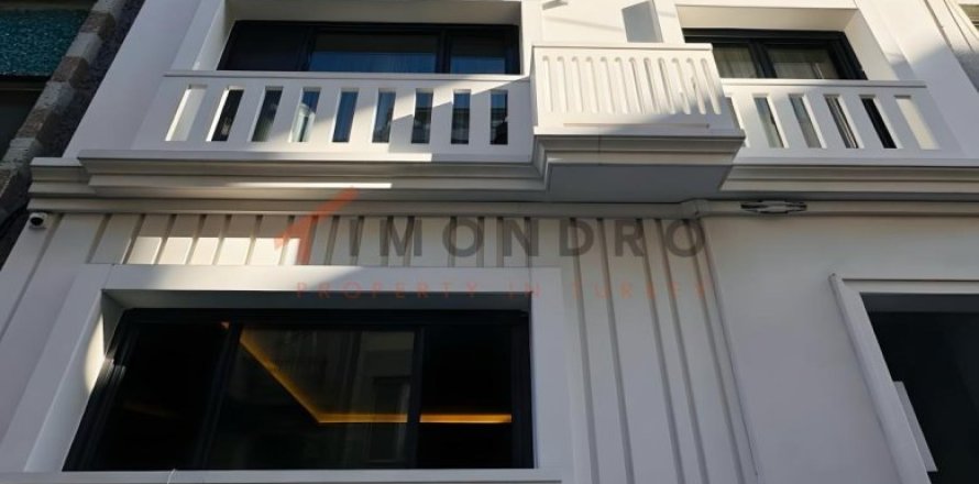 3 bedrooms Apartment in Sisli, Turkey No. 128969