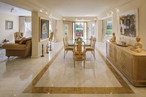 6 bedrooms Villa in Palaia Fokaia, Greece No. 108371 11