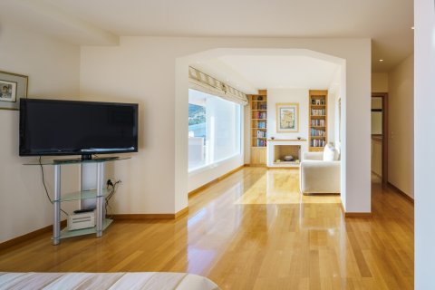 6 bedrooms Villa in Palaia Fokaia, Greece No. 108371 2