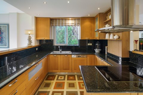 6 bedrooms Villa in Palaia Fokaia, Greece No. 108371 24