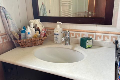 4 bedrooms Villa in Euboea, Greece No. 107689 3