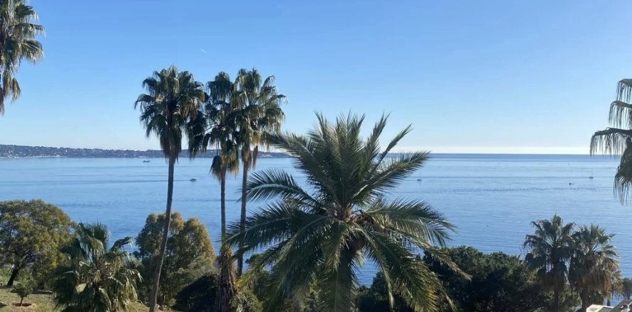 2 dormitorios Apartment en Vallauris, France No. 75769