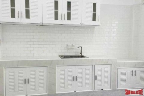 4 dormitorios House en Bangkok, Thailand No. 96093 7