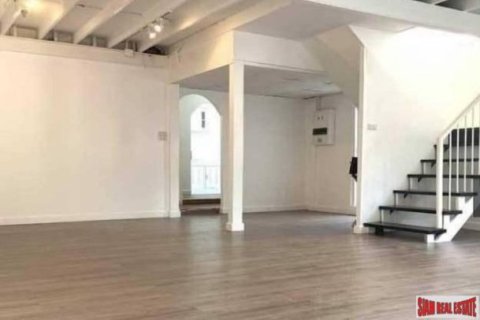 4 dormitorios House en Bangkok, Thailand No. 96093 3