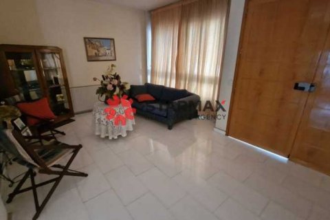 3 bedrooms House in Larnaca, Cyprus No. 82741 4