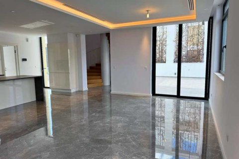 Квартира с 4 спальнями в Лимассол, Кипр №81405 15