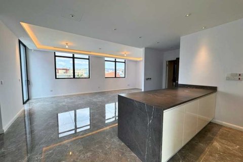 Квартира с 4 спальнями в Лимассол, Кипр №81405 1